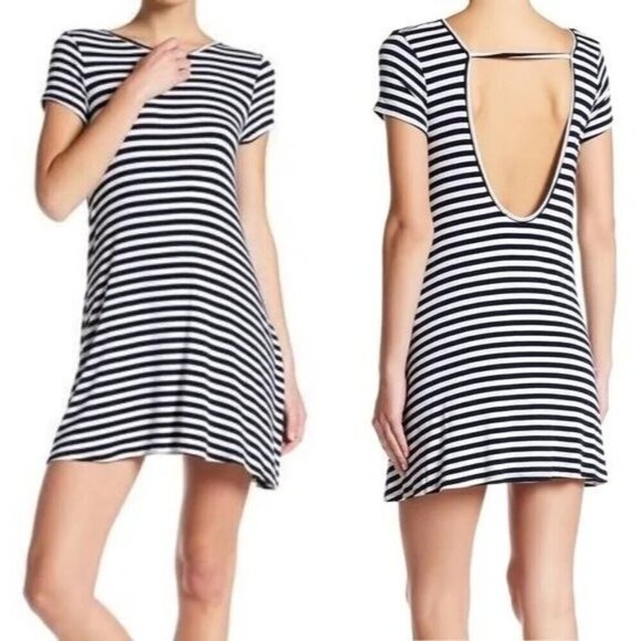 Lovers & Friends Dresses & Skirts - Lovers & Friends White Blue Striped Stretch Jersey Knit Open Back Shift Dress M
